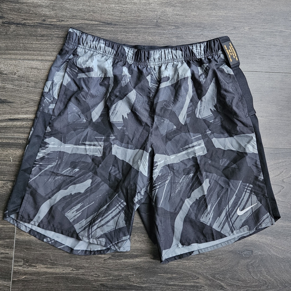 Nike Challenger 9 Men's Athletic Shorts Size Large